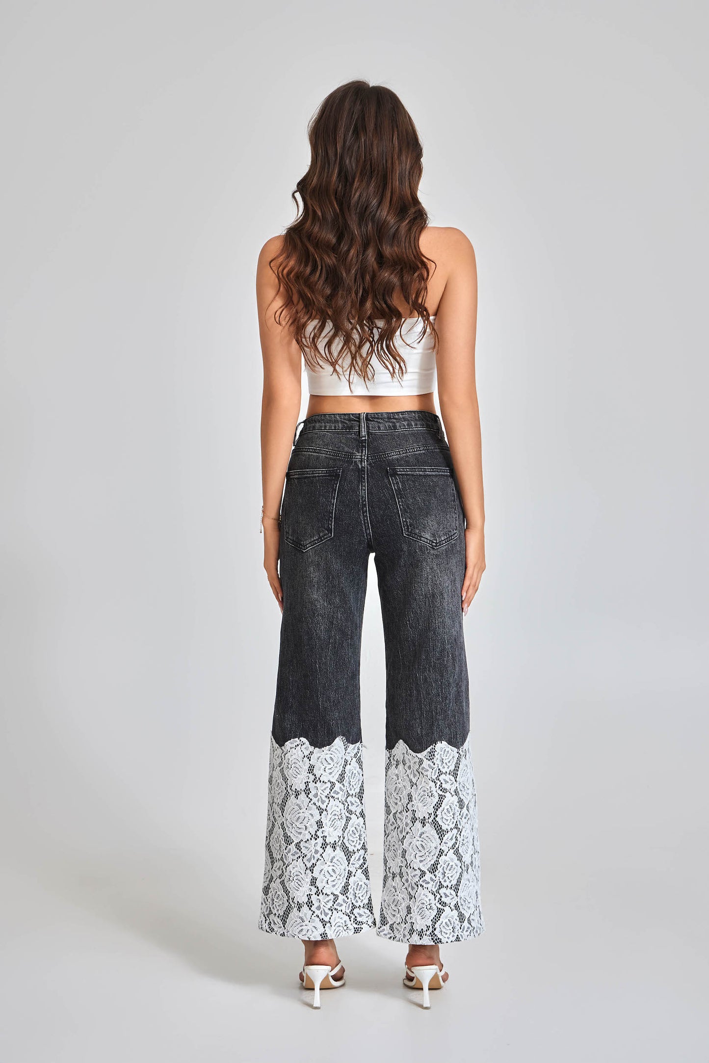 JEANS WIDE LEG CON INSERTO IN PIZZO